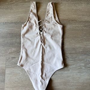 Aritzia Wilfred Free bodysuit